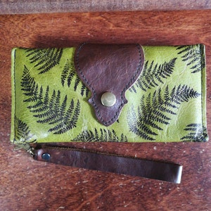 Buyer photo thomasynej, who reviewed this item with the Etsy app for Android.