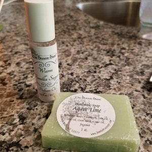 Buyer photo Wendy Strawn, who reviewed this item with the Etsy app for Android.