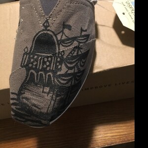 Buyer photo Courtney Thomas, who reviewed this item with the Etsy app for iPhone.