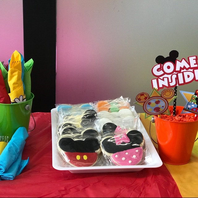 1 styrofoam cake pop stand mickey mouse