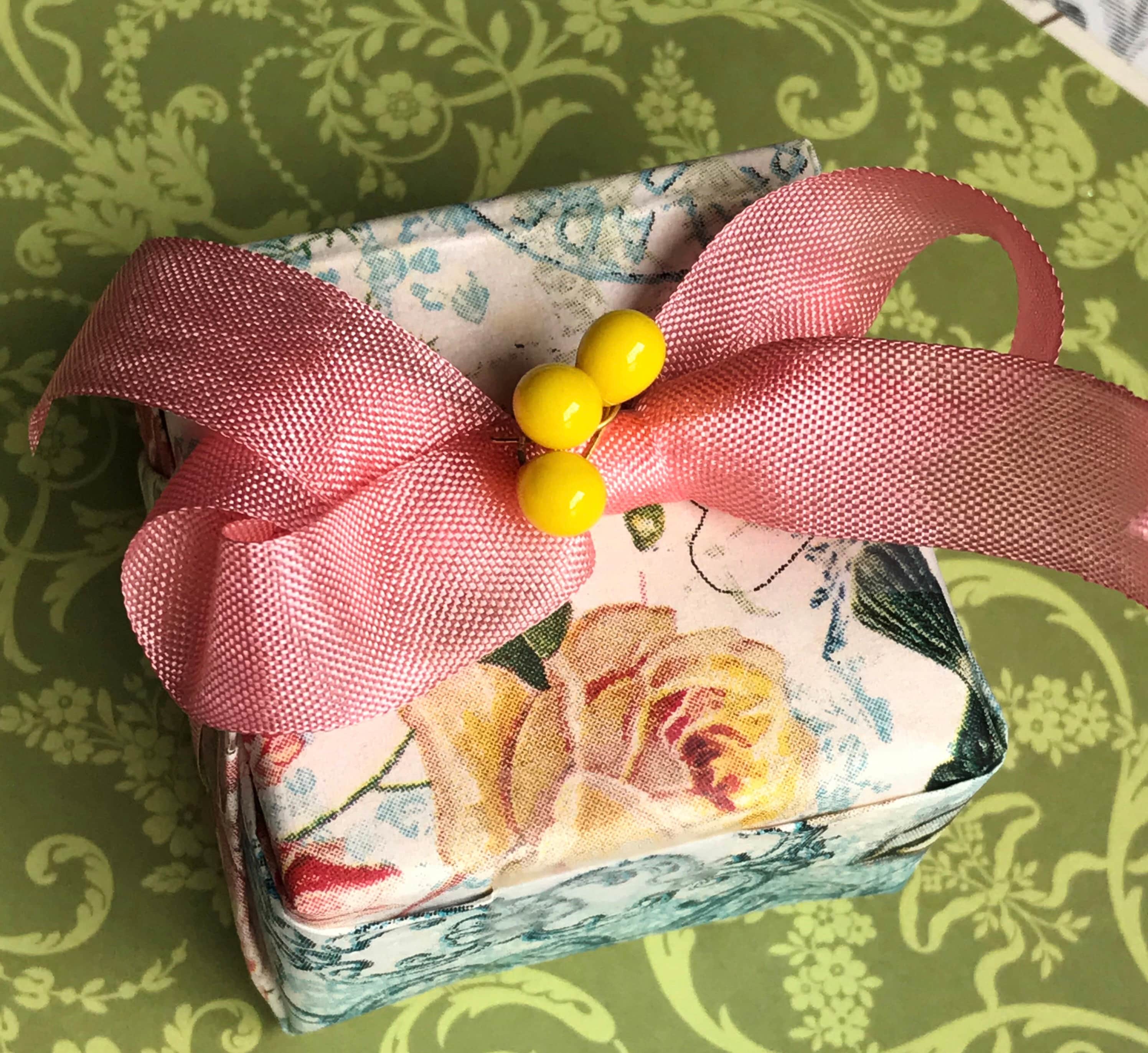 Vintage Glass BeadsAurora borealis beads AB Blue Green