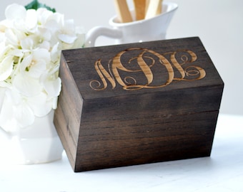 Personalized Recipe Box, Wood Recipe holder, Monogrammed Recipe Box, Farmhouse Kitchen Decor, Custom Wedding Gift, Christmas Gift for Mom