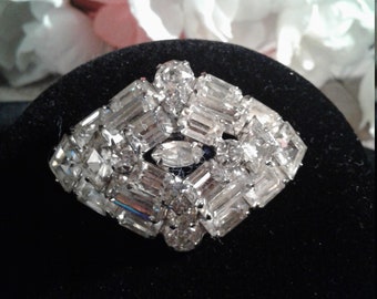 Vintage Weiss Rhinestone Brooch - Signed