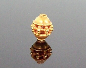 18kt Gold Bead 7.5mm x 8.5mm Decorative
