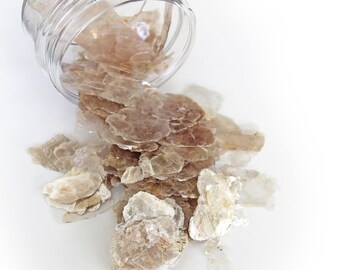 Reneabouquets Mica Flitter Flakes ~ 1 Ounce Vintage Pearl 1/4" to 3/8" in size Flaked Natural Mica Stone (not man made)