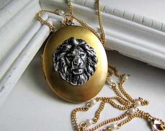 Lion Necklace Vintage Locket Assemblage Locket Gold Locket Lion Jewelry Picture Locket Assemblage Necklace Courage Amulet Animal Jewelry