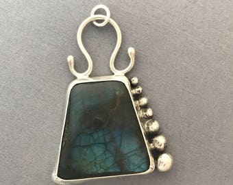 Labradorite pendant