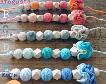 Feeding & Teething Necklace mod. Coral-natural wood bead crochet and contrasting fru fru
