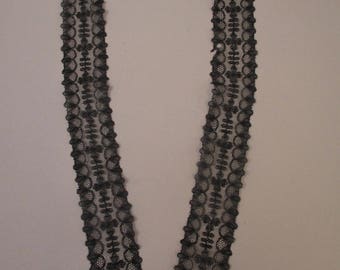 Antique Victorian Chantilly Lace Jabot tie