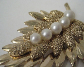 Leaf Gold Pearl Brooch Vintage Pin