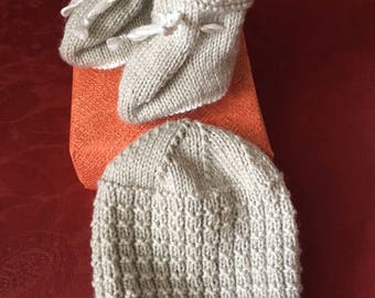 Hat and gray slippers