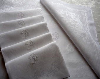 French linen napkins /6 white linen napkins/white table napkins/monogrammed linen /impeccable condition/damask linen/damask serviettes