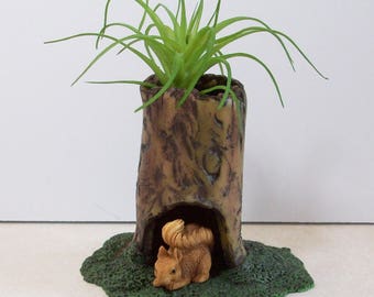 Miniature tree stump and mini squirrel: Fairy garden or terrariums Polymer clay rustic tree stump