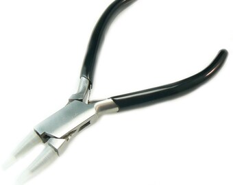Nylon jaw round nose pliers