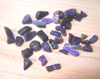 Sugilite stone tumbled chip pebbles - genuine natural small mini crystal pieces by the gram - vial necklace wire warp dark purple - *v6