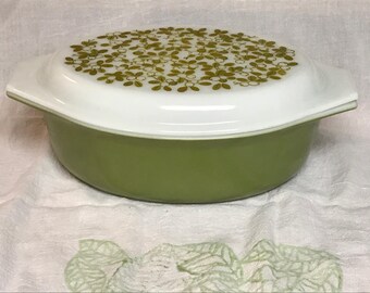 Vintage 1960s PYREX Verde Olive Green #045 Oval Casserole Dish with Lid 2.5 Qt.