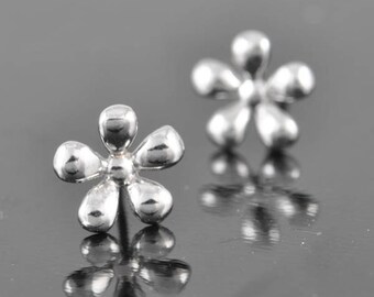 Star earring, sterling silver earring, stud earrings, eco friendly recycled silver