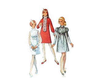 1960s Vintage Sewing Pattern - Simplicity 7932 - Mod Wedding Empire Mini Dress