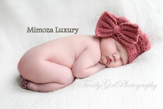 Newborn beret hat, merino wool newborn hat with detachable bow brooch, photography prop newborn hat, girly photo prop wool hat with bow