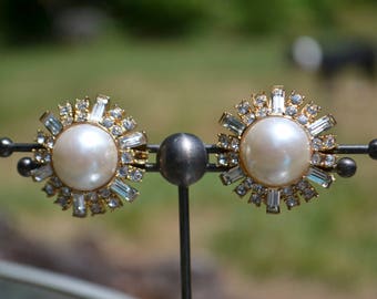 Vintage Costume Clip-On Earrings