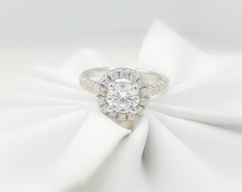 Channel Set Princess Cut Diamond Band In Yellow Gold | New York - Foto 10