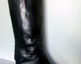 Sz 8 Vintage tall black leather zip up Etienne Aigner stack heel riding boots.