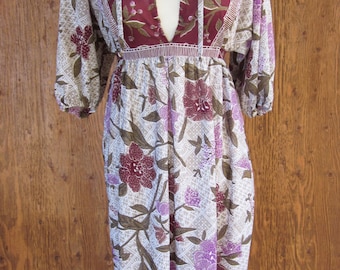 Vintage 1970's Bohemian Gypsy Floral Dress Deep V Neck Size Small Stevie Nicks Dress