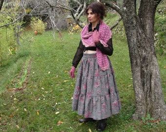 Long skirt with ruffle and pink flowers