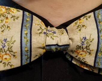 Vintage Wildflower Bowtie, Adjustable