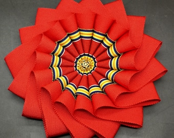 Layered Red, Yellow and Blue Wheel Cocarde Applique