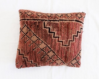 Blush Vintage Moroccan Pillow Cushion Cover Boujaad Kilim