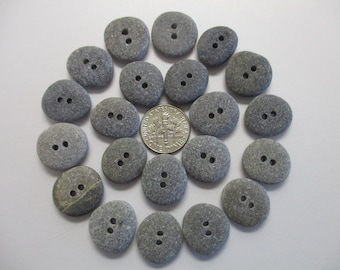 BEACH SEA STONE 17mm Buttons 21 Double Drilled Grey Black Khaki Natural Stones Real Surf Tumbled Sewing Knitting Rock Pebble Button Peb 1424