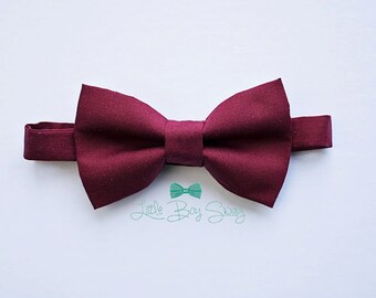 Burgundy Wine Boys Bow Tie..Ring Bearers Bow Tie..Boys Formal Wear..Boys Wedding Bow Tie..Boys Cake Smash Bow Tie..Kids Bow Tie..Best Man