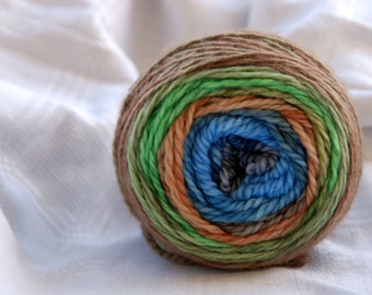 Yarn, handdyed, 100% SW Bfl colour Wald und See, selfstriping