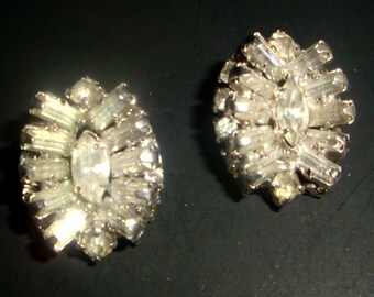 Vintage Weiss Rhinestone Earrings, Vintage Rhinestone Clip Earrings, Weiss Clear Rhinestone Clip Earrings, Clear Rhinestone Clip Earrings