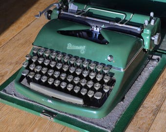 Working Typewriter - Green Vintage Rheinmetall Kleinschreibmachine - Working Perfectly