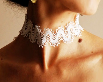 A decorative Russian bobbin lace .
