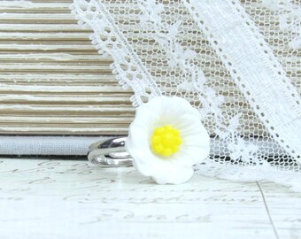 White Poppy Ring Nature Ring White Flower Ring Statement Ring Adjustable Ring Floral Ring White Ring