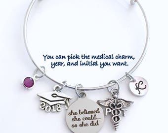 Cadeau pour PT présente l’obtention du diplôme, 2017 ou 2018 thérapeute physique Bracelet, breloque bracelet thérapie, elle croit qu’elle pourrait bijoux Bracelet argent