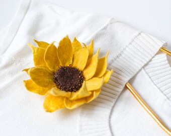 Sunflower Pin Gift for Mom Yellow Flower Pin Sunflower Jewelry Flower Brooch Mothers Day Gift Idea Yellow Brooch Yellow Pin Felted Jewelry
