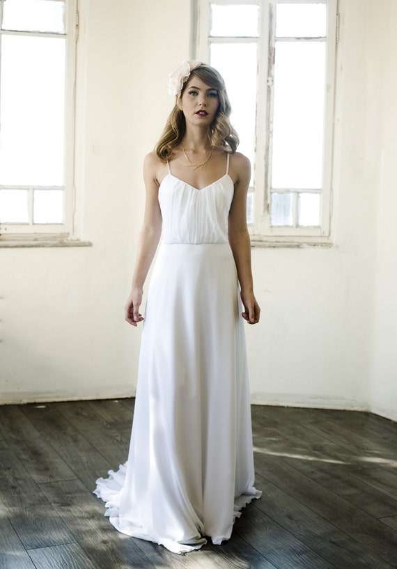 Photo for simple wedding dress for the beach