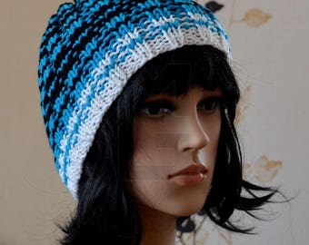 warm wooly Blau Schwarz white
