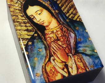 Our Lady of Guadalupe. Nuestra señora de Guadalupe. Virgen de Guadalupe. Wooden box.Communion Memories.Christening Memories.Prayer beads box