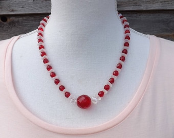 Christmas necklace, Czech glass necklace, wavy beads necklace, red and white necklace, festive jewellery, Xmas necklace, xmas jewellery,