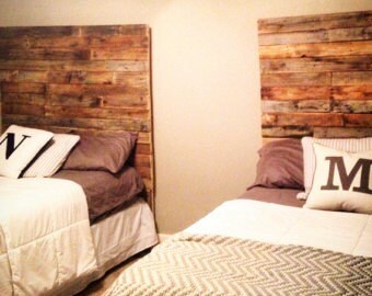 Reclaimed pallet wood headboard