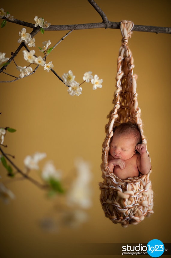 Knitting pattern hanging newborn baby pouch picture tutorial knitted stork pouch pattern hanging baby cocoon prop pattern hanging baby sling from Knitting pattern hanging newborn baby pouch picture tutorial knitted stork pouch pattern hanging baby cocoon prop pattern hanging baby sling from