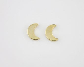Crescent Moon Pendant 16 K Gold Plated Brass Pendant GC - 2 / 4 Pcs
