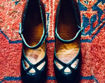 CHIE MIHARA genuine Patent Leather Mary Jane Pumps Euro Size 38 1/2 converts to women’s size 8