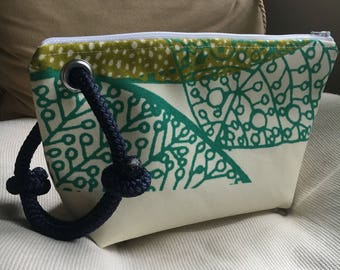 Vintage Fishermans Knot Leaf Pattern Clutch