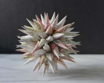 World Map Polish Star | Jezyk Paper Star Folk Art Spiky Ornament Tree Topper, 4.5 inch